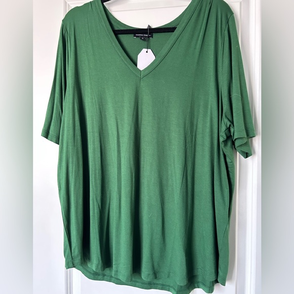 Universal Standard BNWT Green 2x - Picture 1 of 3